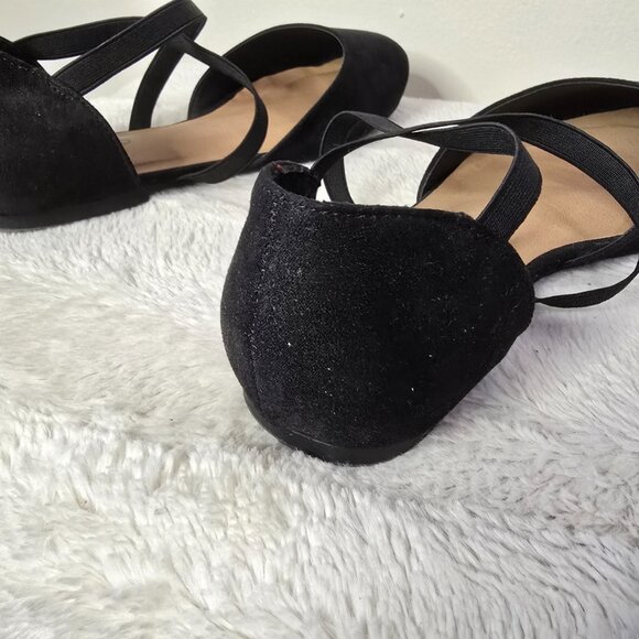 Torrid - 8WW - Black Faux Suede Elastic Crisscross Strap Flat - Picture 4 of 13